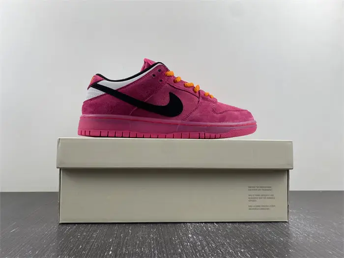 The Powerpuff Girls x Nike SB Dunk Low 
