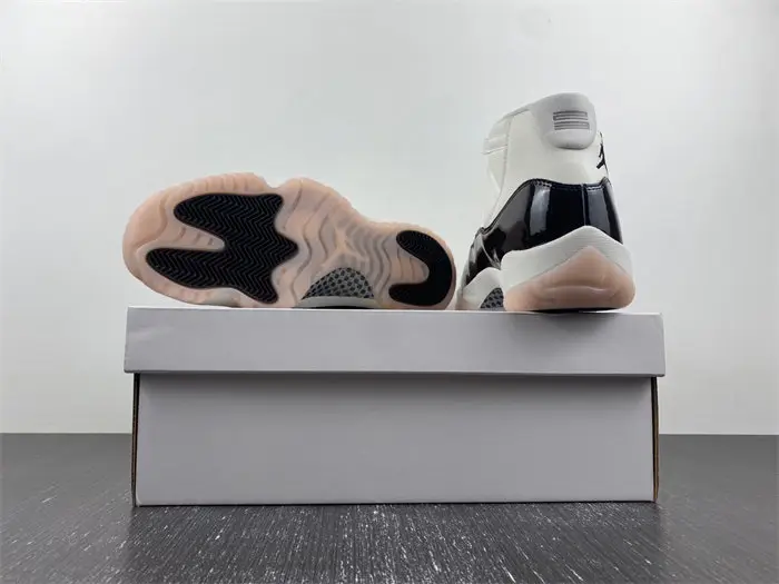 Jordan 11 Retro Neapolitan 