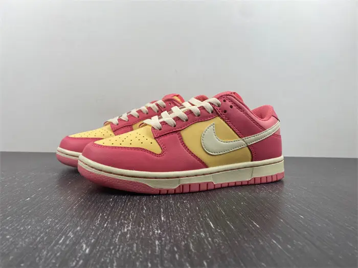 Nike Dunk Low Strawberry Peach Cream 