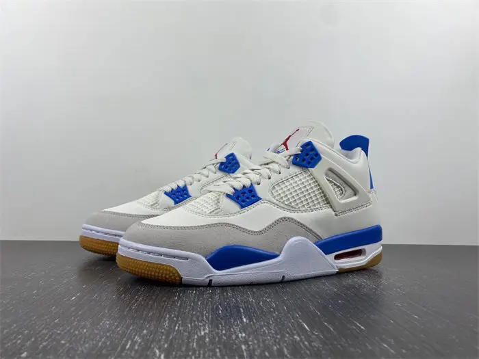 SB x Jordan 4 