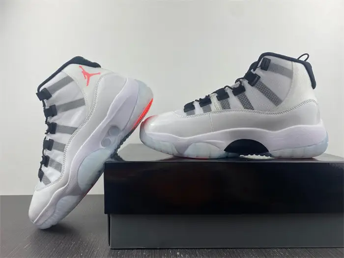 Jordan 11 Adapt White 
