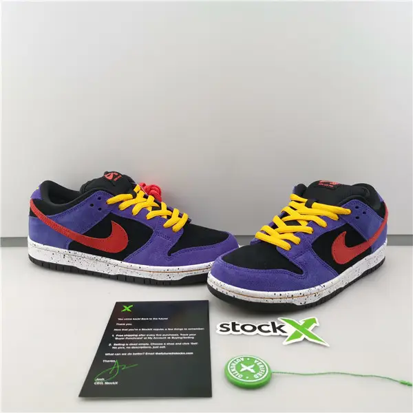 NIKE DUNK LOW SB SP  DCA209