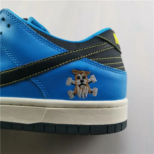Nike SB Dunk Low Pro Iso Skateboarding Dog CZ5128 