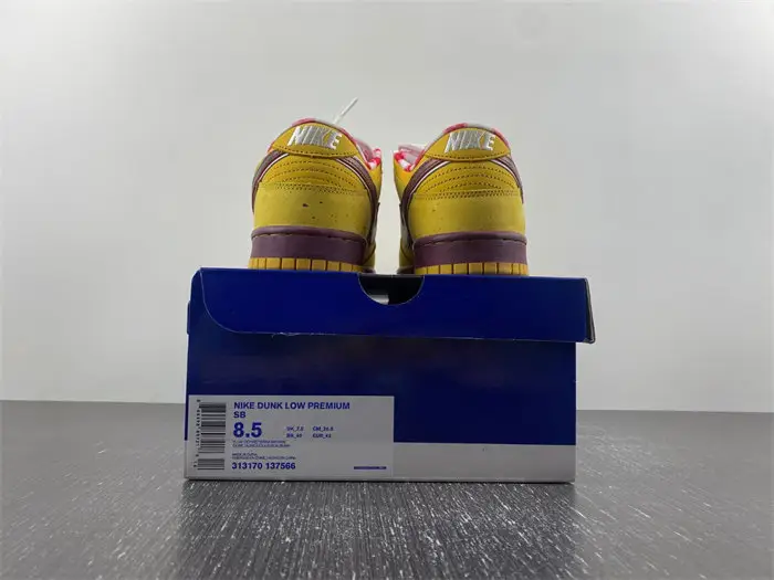 Nike SB Dunk Low Yellow Lobster 