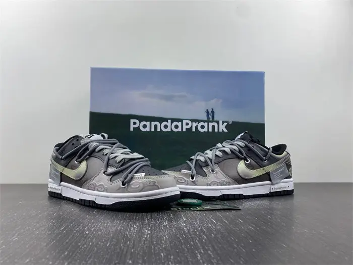 Nike Dunk Low MOON 