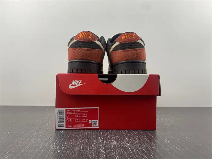 Nike Dunk Low 