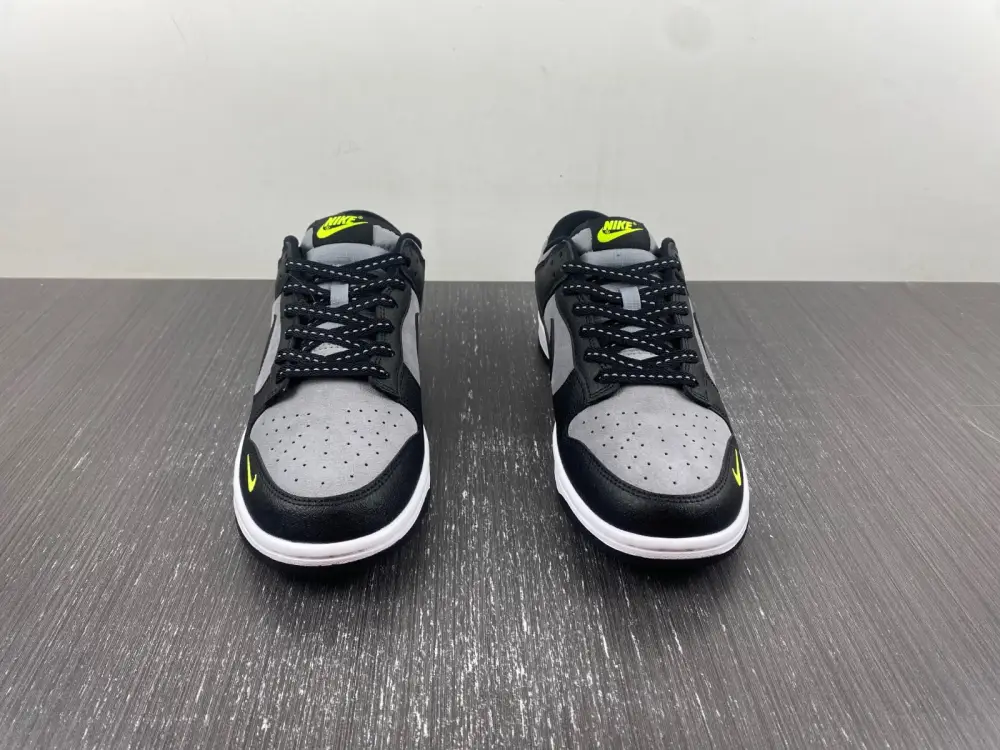 Nike Dunk Low 'Black Grey Green Strike' 