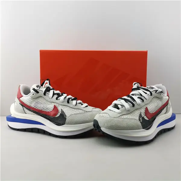 NIKE SACAI X VAPORWAFFLE 