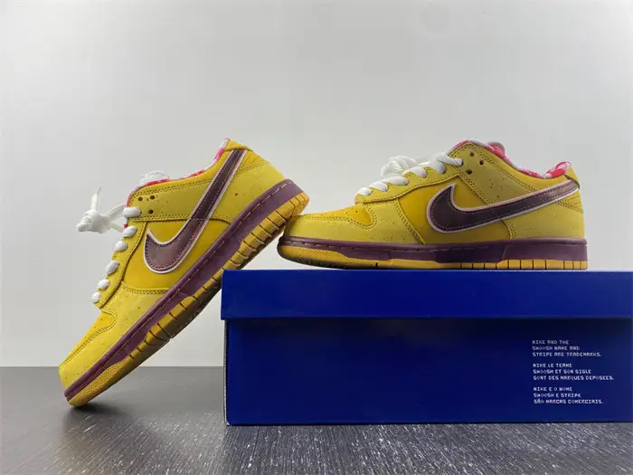 Nike SB Dunk Low Yellow Lobster 
