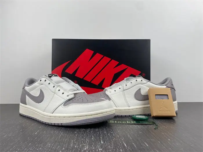 Air Jordan 1 Low 