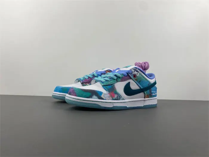 Futura Laboratories x Nike SB Dunk Low FL 