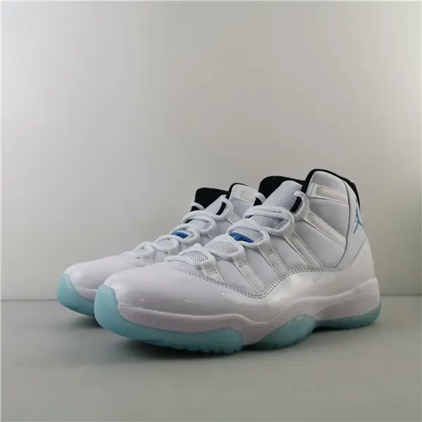AIR JORDAN 11 