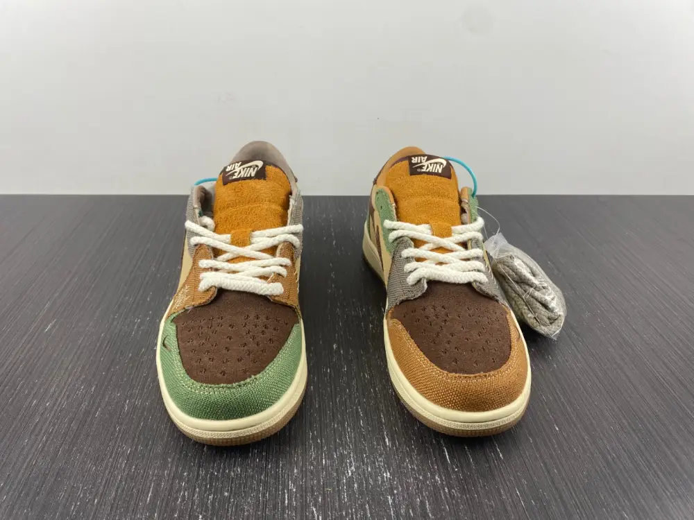 Jordan 1 Retro Low OG Zion Williamson Voodoo 