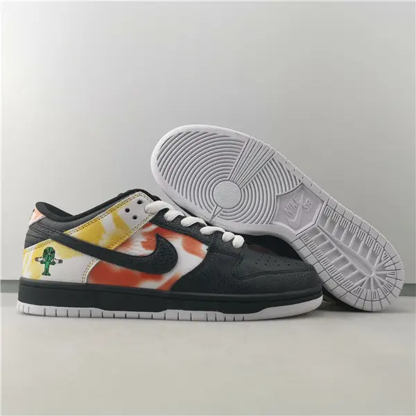 NIKE SB DUNK LOW 