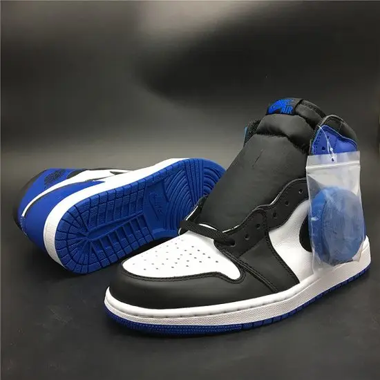 AIR JORDAN 1 RETRO 