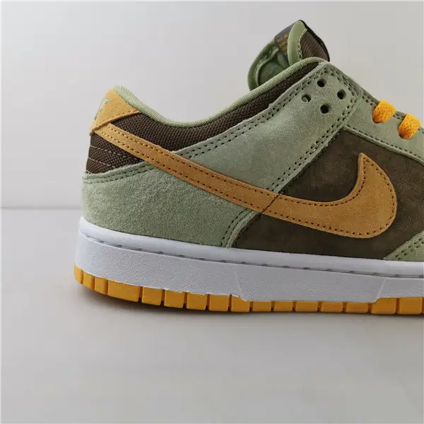 NIKE DUNK LOW DUSTY OLIVE - 
