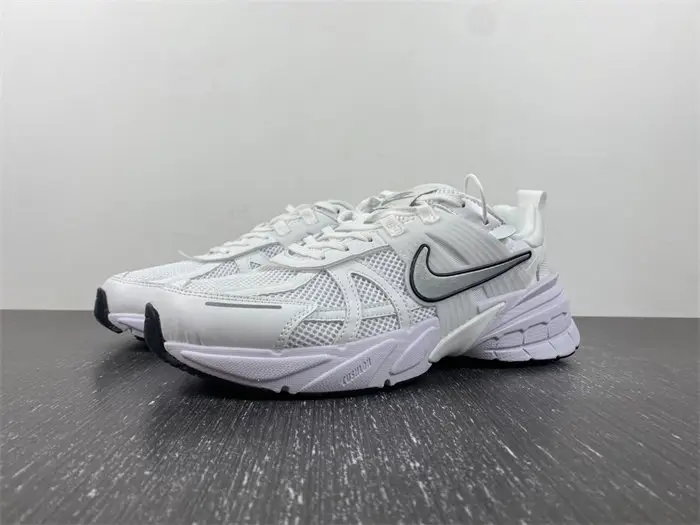 NIKEV2K Runtekk 