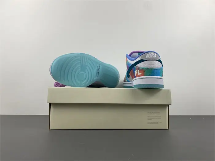 Futura Laboratories x Nike SB Dunk Low FL 