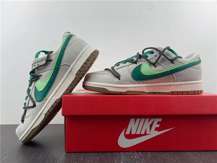 Nike Dunk Low SE 85 