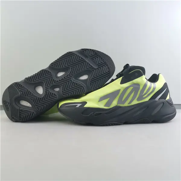 Yeezy Boost 700 MNVN 