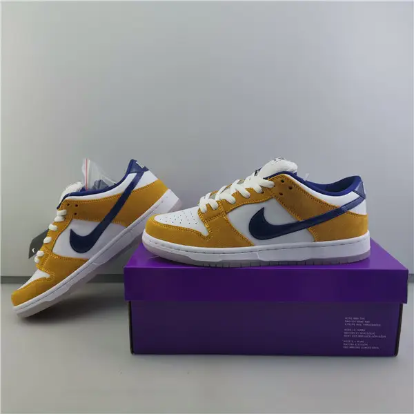 NIKE SB DUNK LOW 