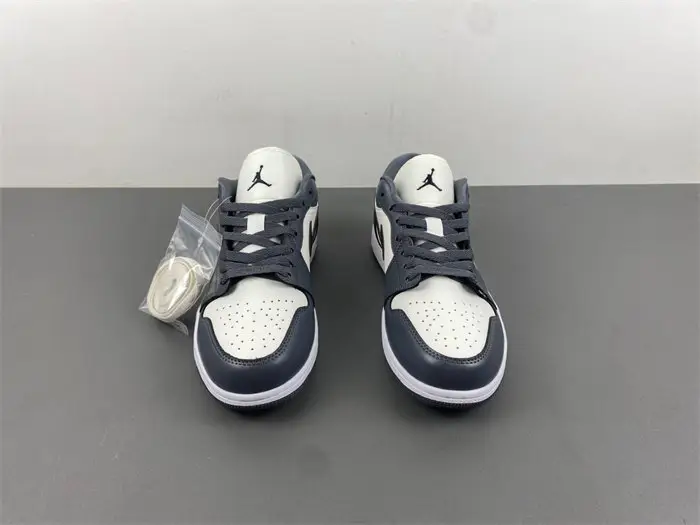 Air Jordan 1 Low 