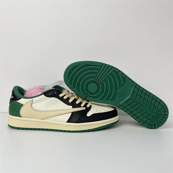 Jordan 1 Retro Low OG SP Travis Scott 