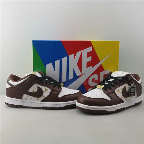 Supreme x Nike SB Dunk Low Brown 