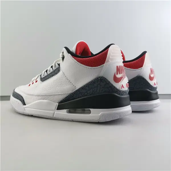 AIR JORDAN 
