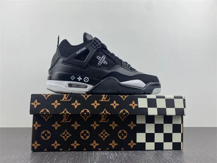 Air Jordan 4 *LV 