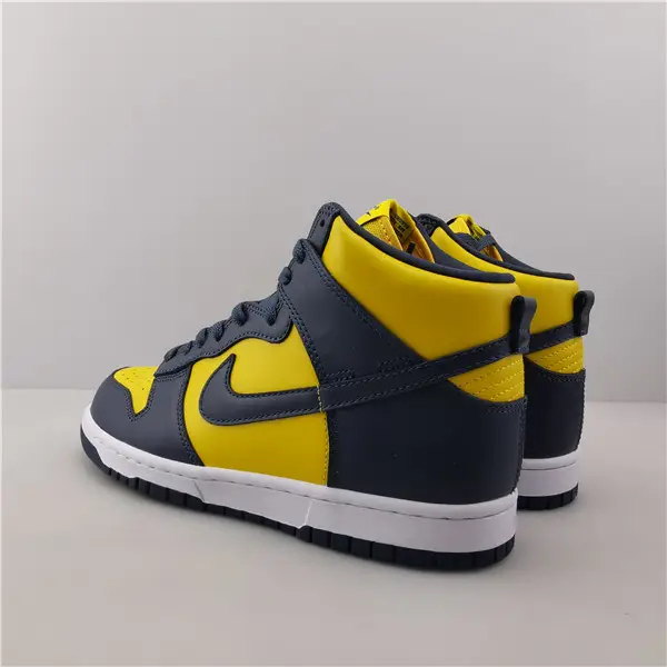 NIKE DUNK HIGH 'VARSITY MAIZE' 