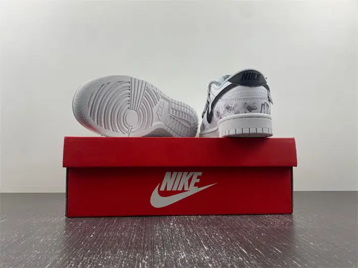 Nike Dunk Low 