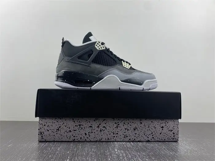 Jordan 4 Retro Fear Pack 