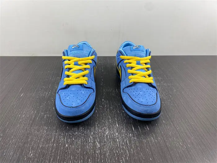 The Powerpuff Girls x Nike SB Dunk Low 