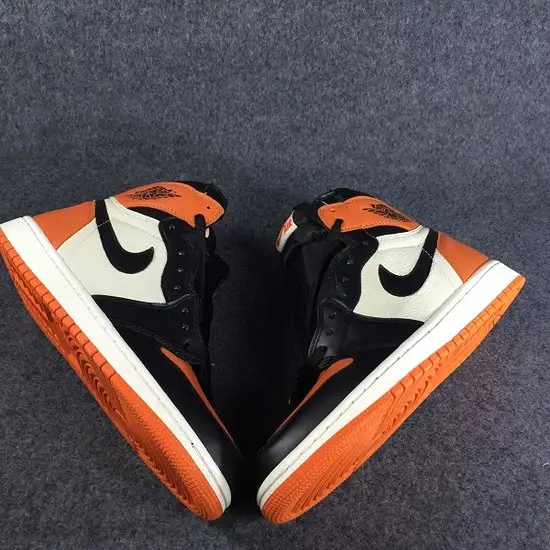 AIR JORDAN 1 RETRO HIGH 