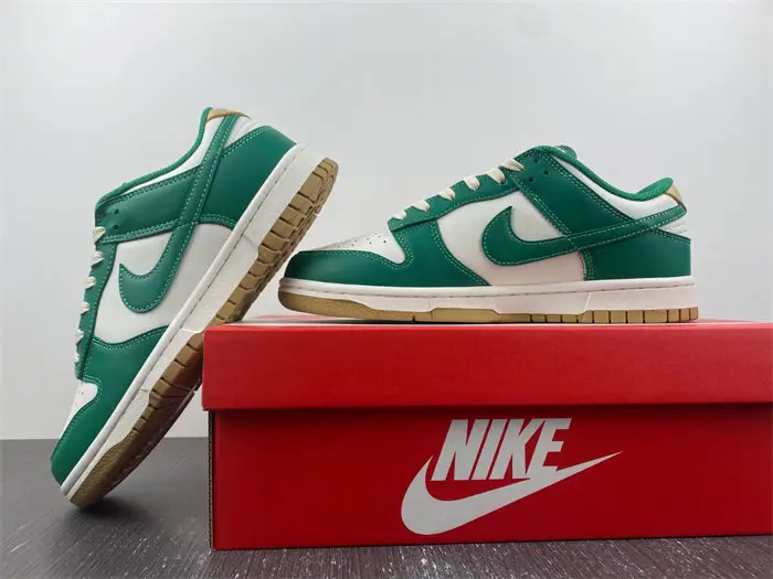 Nike Dunk Low Malachite University Gold 