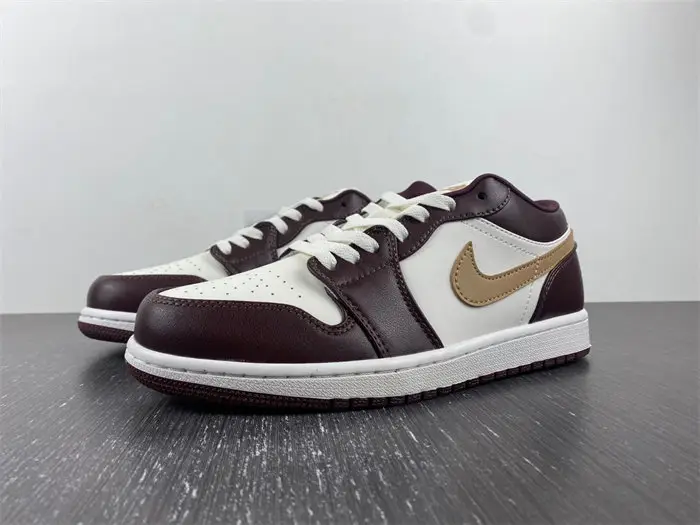 Air Jordan 1 Low 