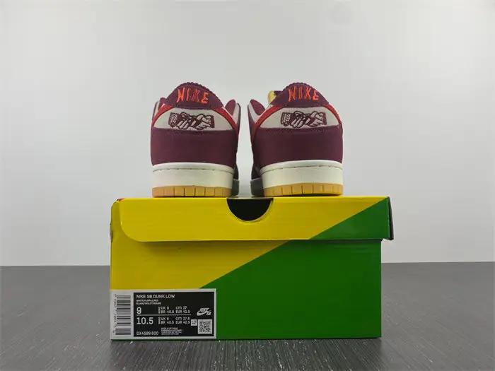Nike SB Dunk Low Skate Like a Girl 