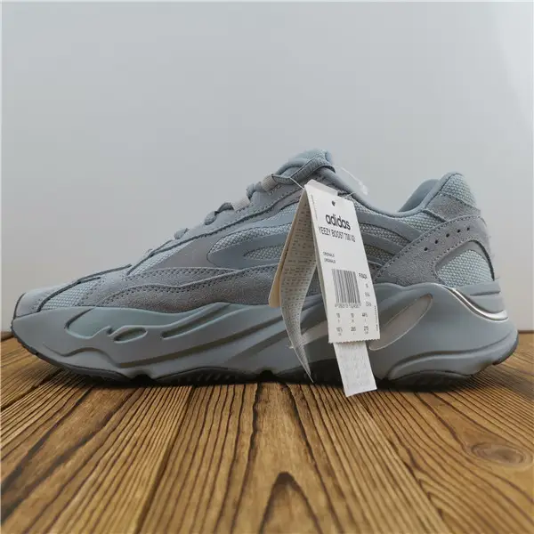 BLUE YEEZY BOOST 700 