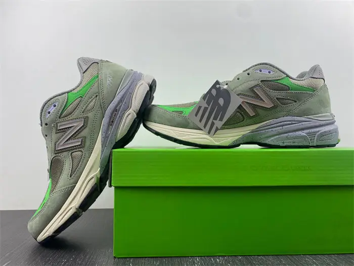 New Balance 990v3 Patta Keep Your Family Close 