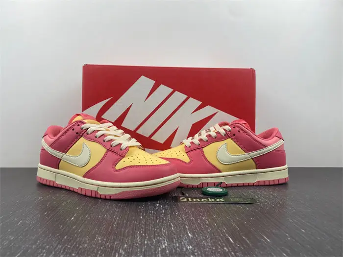 Nike Dunk Low Strawberry Peach Cream 