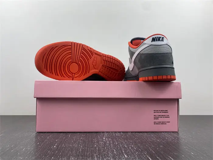 Nike SB Dunk Low 