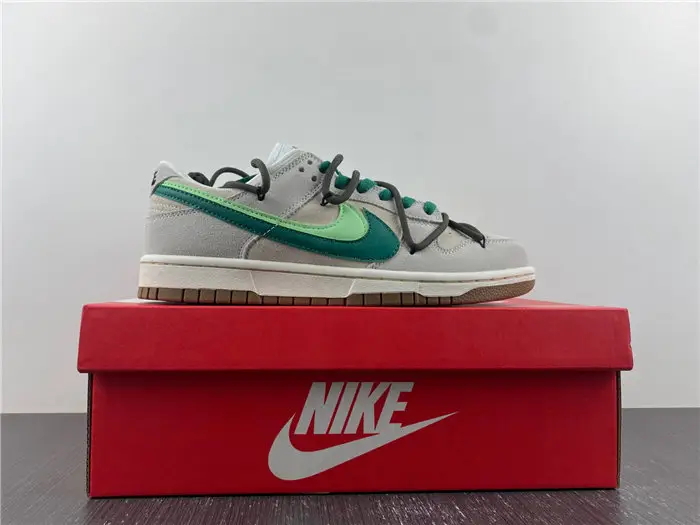 Nike Dunk Low SE 85 