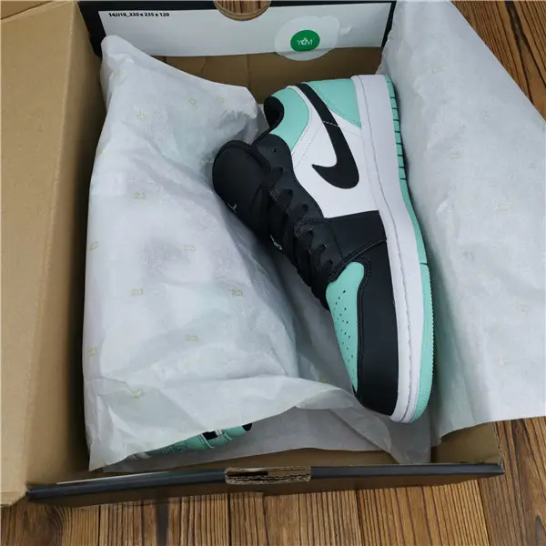 Air Jordan 1 Low Emerald Toe 