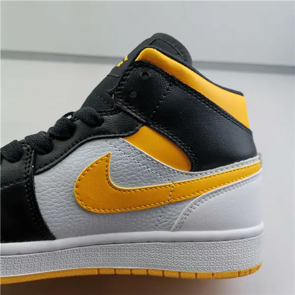 AIR JORDAN 1 MID LASER ORANGE BLACK 