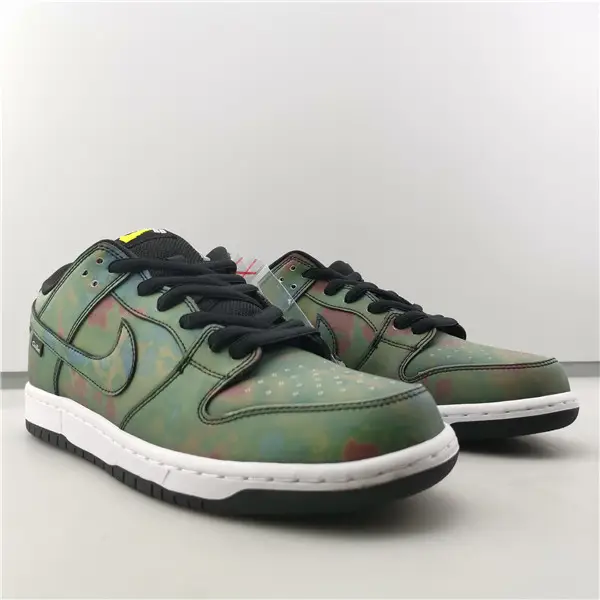 NIKE SB DUNK LOW X CIVILIST 