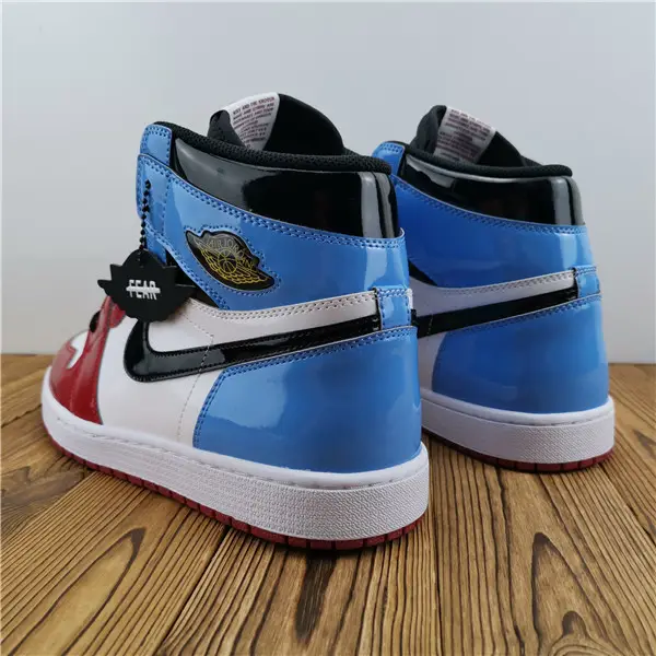 Jordan 1 Retro High Fearless UNC Chicago 