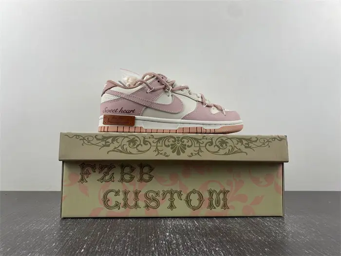 Nike SB Dunk Low 