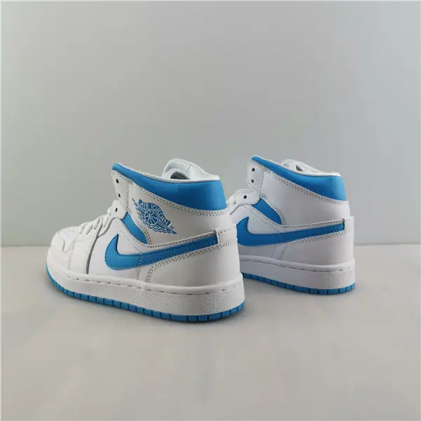 Air Jordan 1 MID North Carolina 