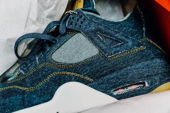 Air Jordan 4 Retro Levi's (Correct Laces 
